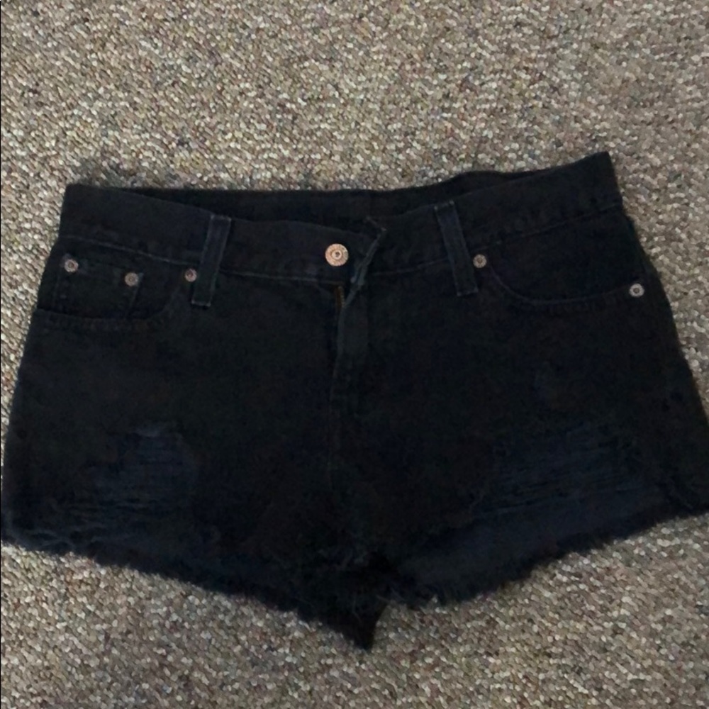 Black Levis ripped shorts